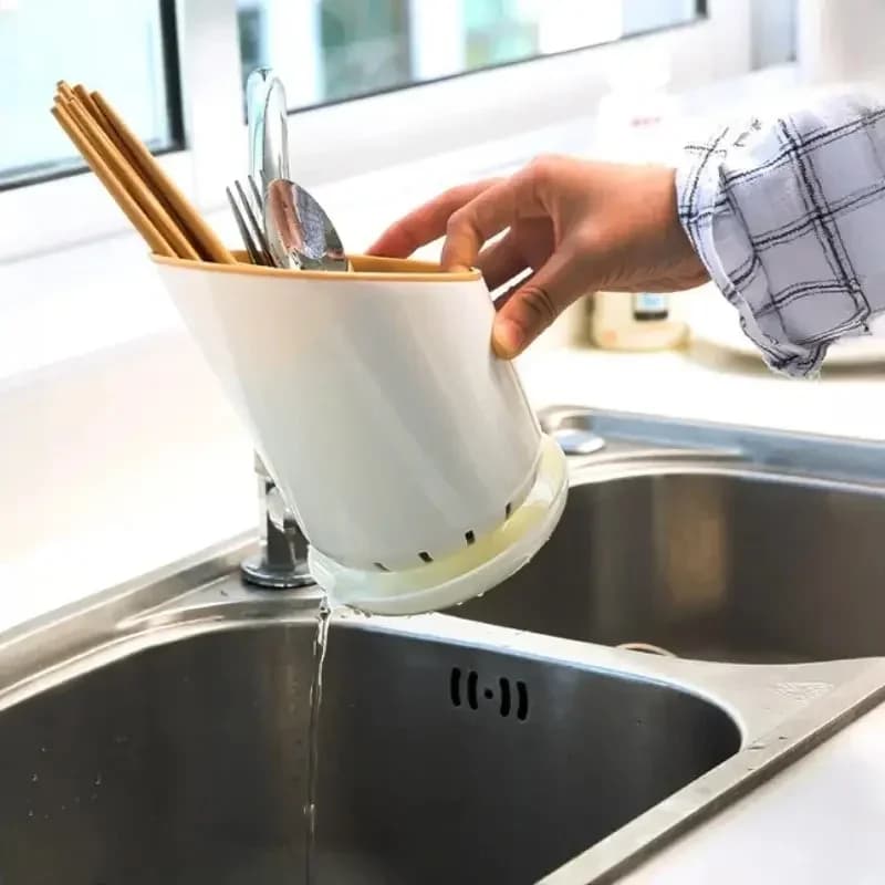 1 ks plastový stojan na stolní nádobí, stojan na uložení hůlek, nožů, lžic a vidliček s odtokovým otvorem a miskou, domácí odkapávací stojan